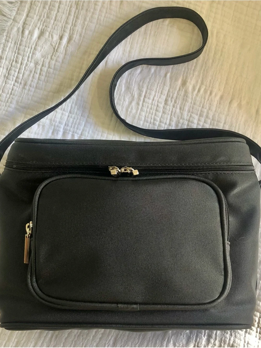 Celebrity Classic Black Women's Cosmetic Shoulder Bag